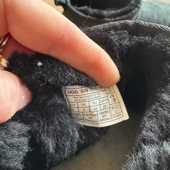 UGG Classic Ultra Mini Boots Black - Picture 8 of 9